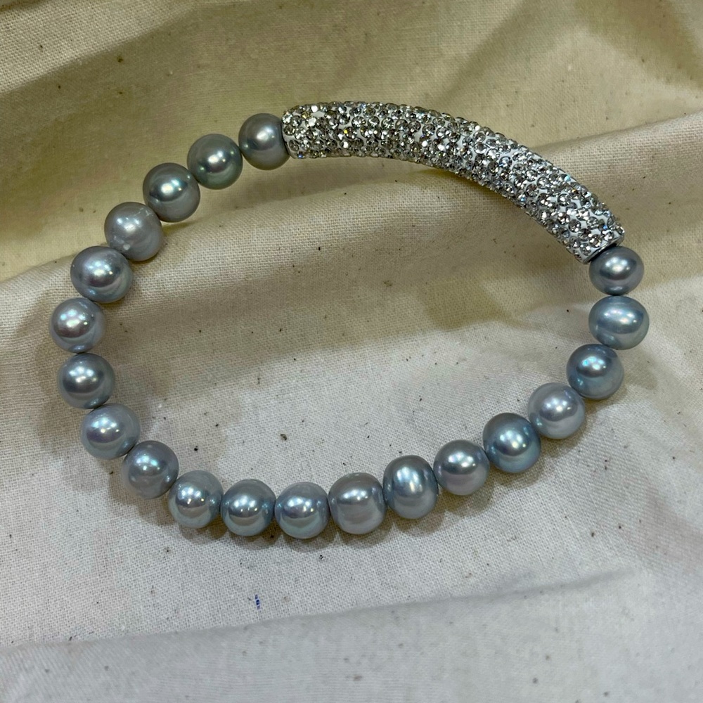 Fresh water pearls silver and white stones